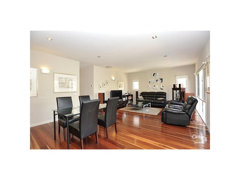 2/116-118 Orrong Road, Elsternwick VIC 3185