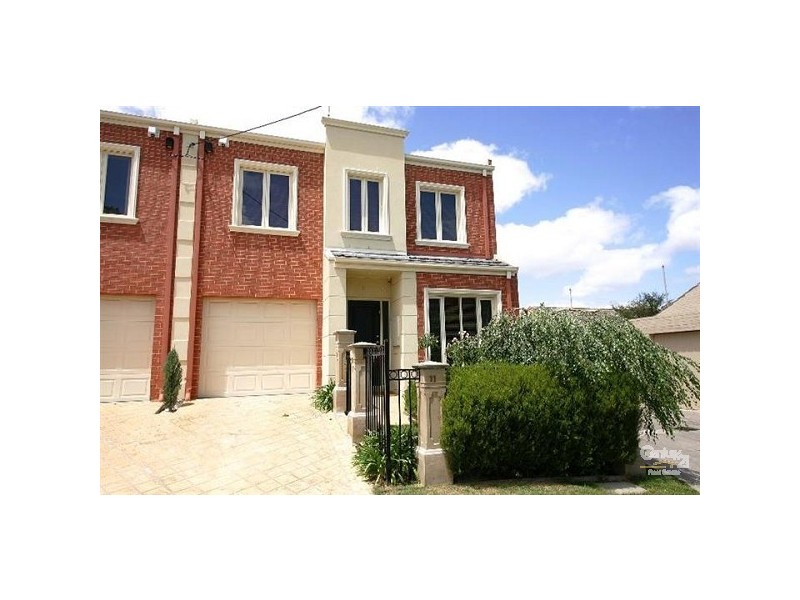 11 Raglan Street, Caulfield North VIC 3161