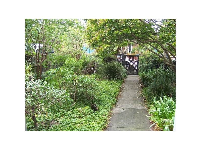 8 Gurner Street, St Kilda VIC 3182