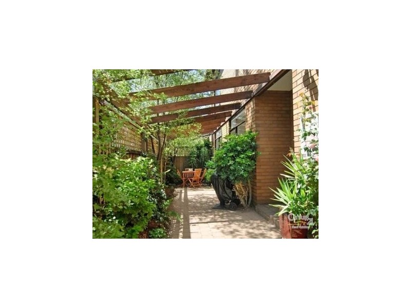 2/16 Khartoum Street, Caulfield North VIC 3161