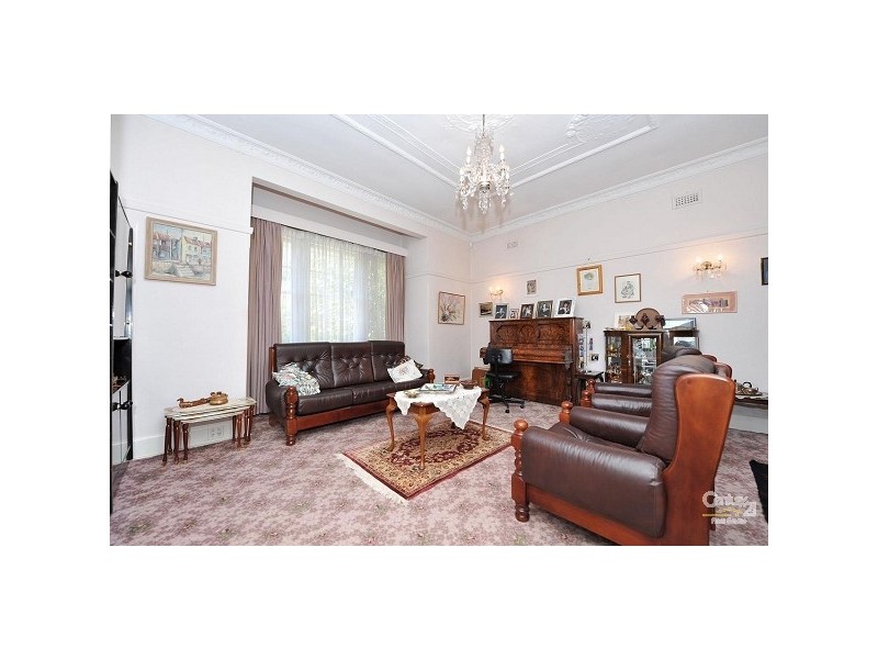 17 Balaclava Road, St Kilda East VIC 3183