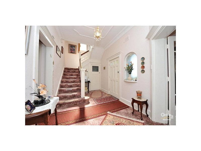 17 Balaclava Road, St Kilda East VIC 3183