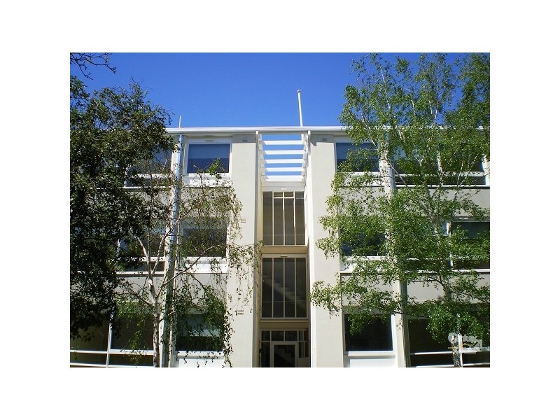 8/1 Celeste Court, St Kilda East VIC 3183
