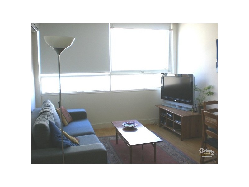 8/1 Celeste Court, St Kilda East VIC 3183