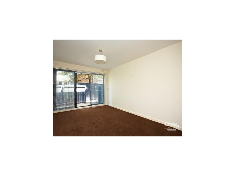 2/22 Sycamore Grove, St Kilda East VIC 3183