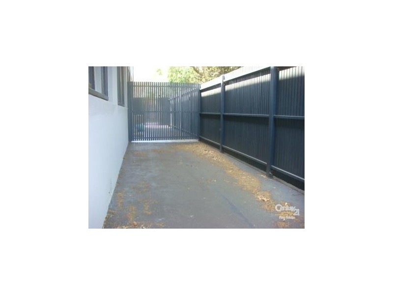 2/22 Sycamore Grove, St Kilda East VIC 3183