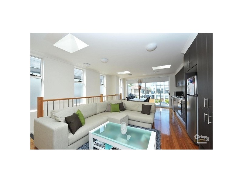 2/32 Gourlay Street, St Kilda East VIC 3183