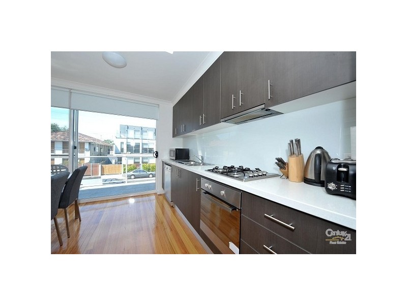 2/32 Gourlay Street, St Kilda East VIC 3183