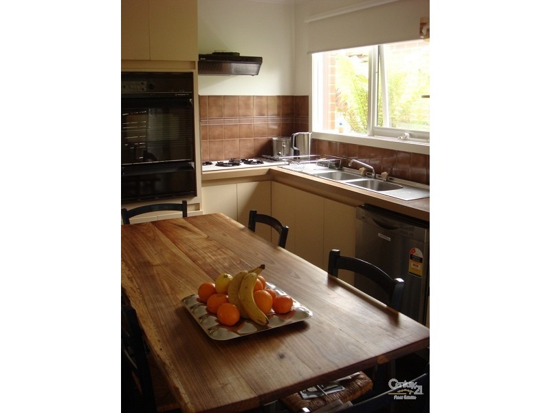 11 Woodstock Street, St Kilda East VIC 3183