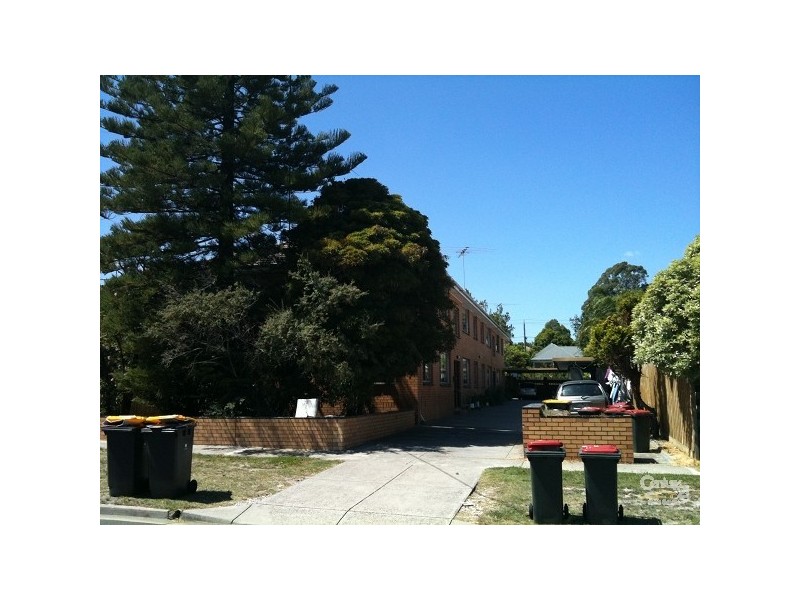 4/2 Clapham Road, Hughesdale VIC 3166