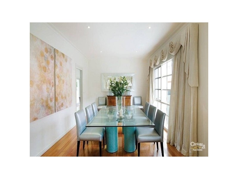 11 Park Road, Glen Iris VIC 3146