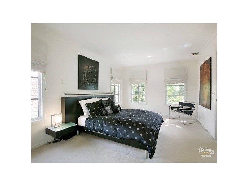 11 Park Road, Glen Iris VIC 3146