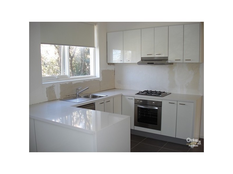 8/2 Dickens Street, Elwood VIC 3184