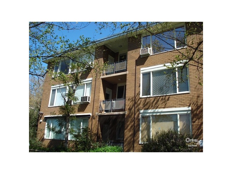 8/2 Dickens Street, Elwood VIC 3184