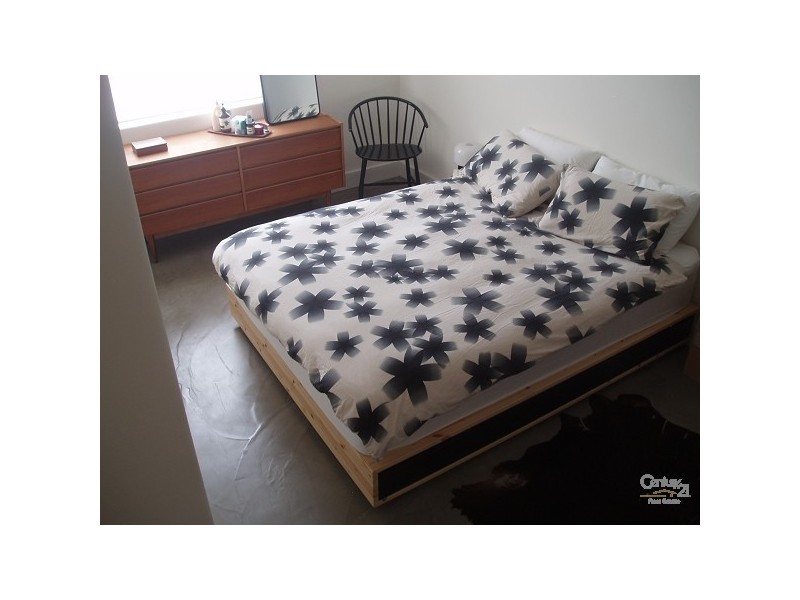 1/45 Robe Street, St Kilda VIC 3182