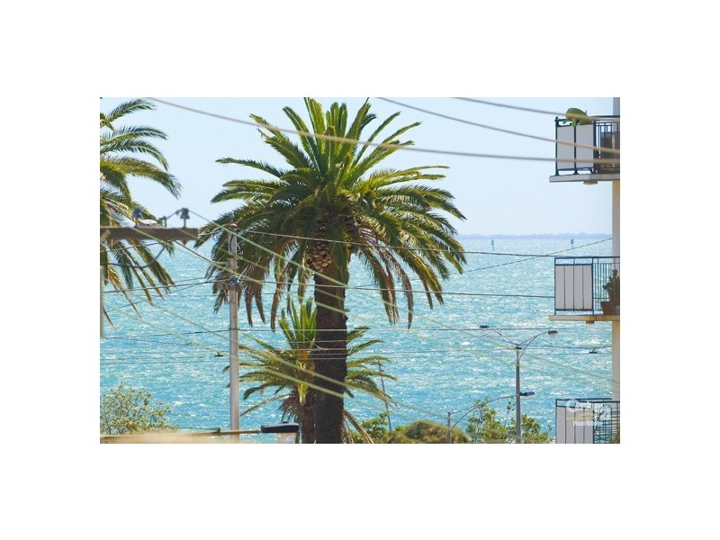 9/5 Robe Street, St Kilda VIC 3182