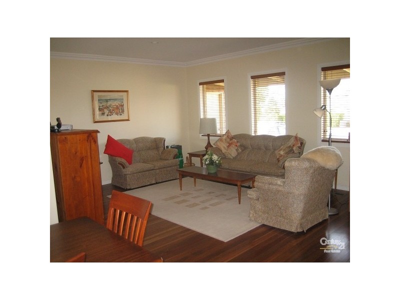 2 Cobbler Grange, Lynbrook VIC 3975