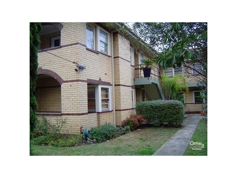 2/7 Vautier Street, Elwood VIC 3184