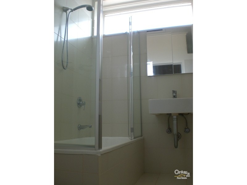 3/13 Hartpury Avenue, Elwood VIC 3184