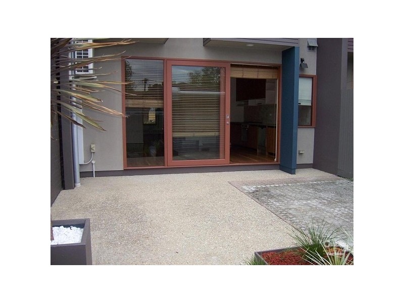 6 Bowen Street, St Kilda East VIC 3183