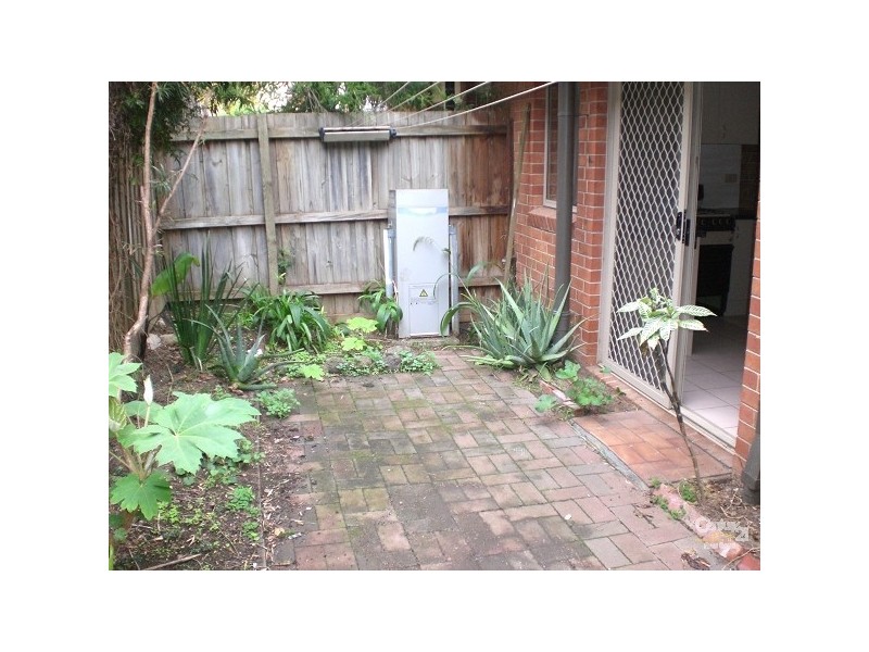 2/291 Barkly Street, St Kilda VIC 3182