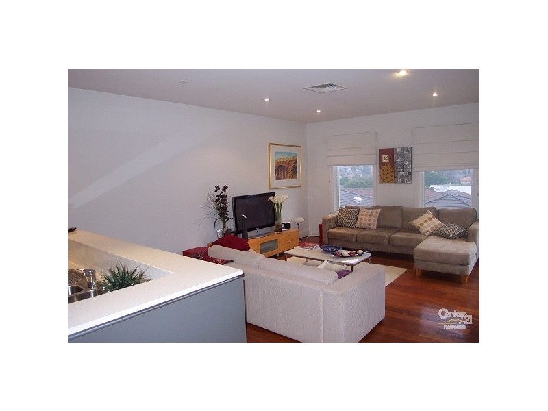 3/2 Younger Avenue, Caulfield South VIC 3162
