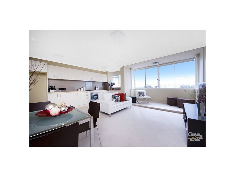 8D/12 Marine Parade, St Kilda VIC 3182