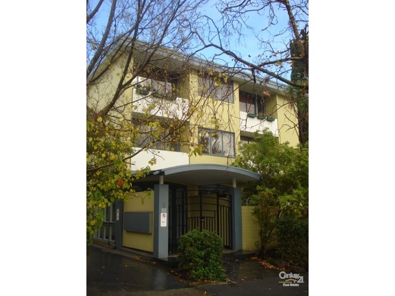 17/1 Acland Street, St Kilda VIC 3182