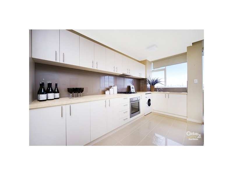 8d/12 Marine Parade, St Kilda VIC 3182