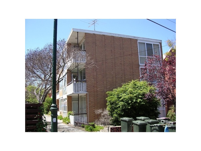 9/26 Charnwood Crescent, St Kilda VIC 3182