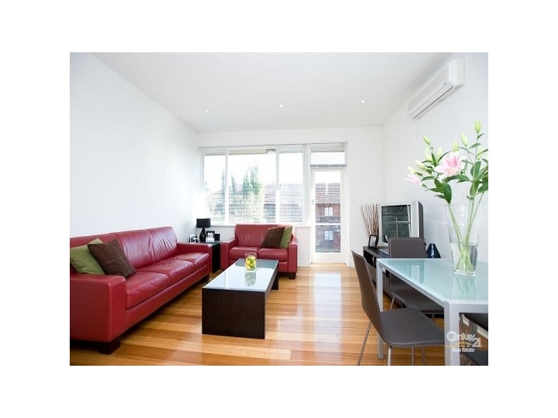 9/209 Brighton Road, Elwood VIC 3184