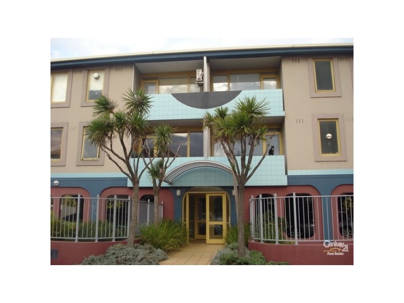 22/4 Alfred Square, St Kilda VIC 3182