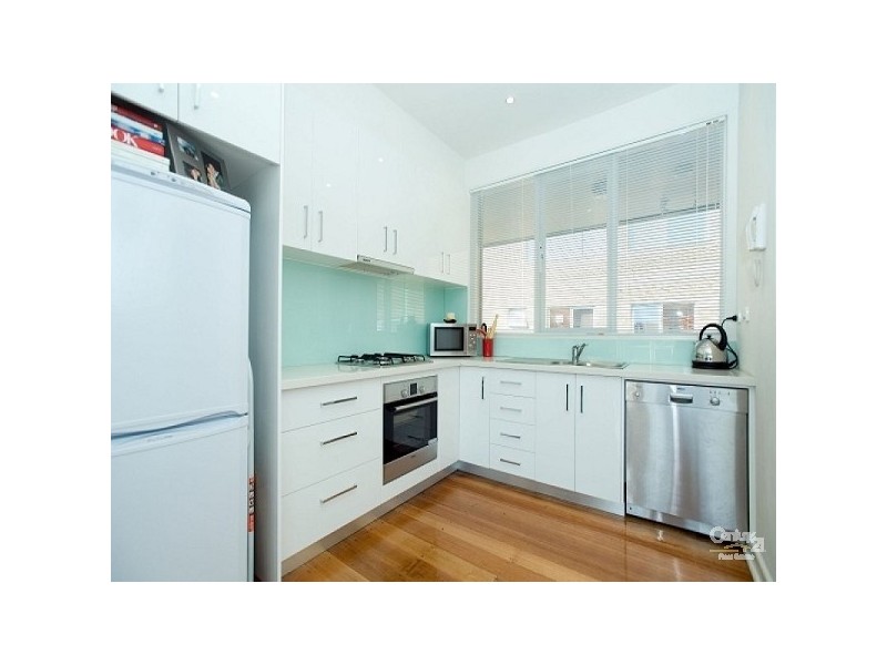 9/209 Brighton Road, Elwood VIC 3184