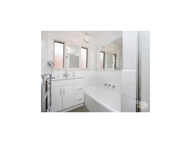 9/27 Mitford Street, St Kilda VIC 3182