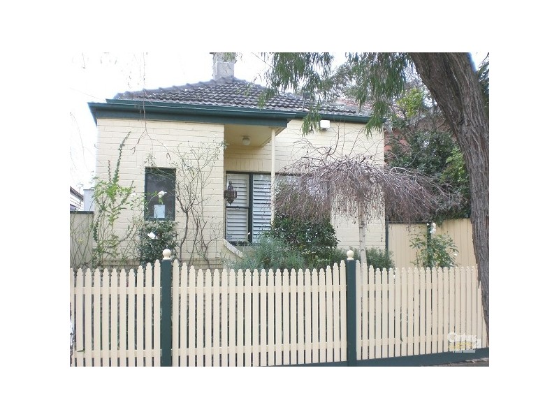 17 Holland Grove, Caulfield North VIC 3161