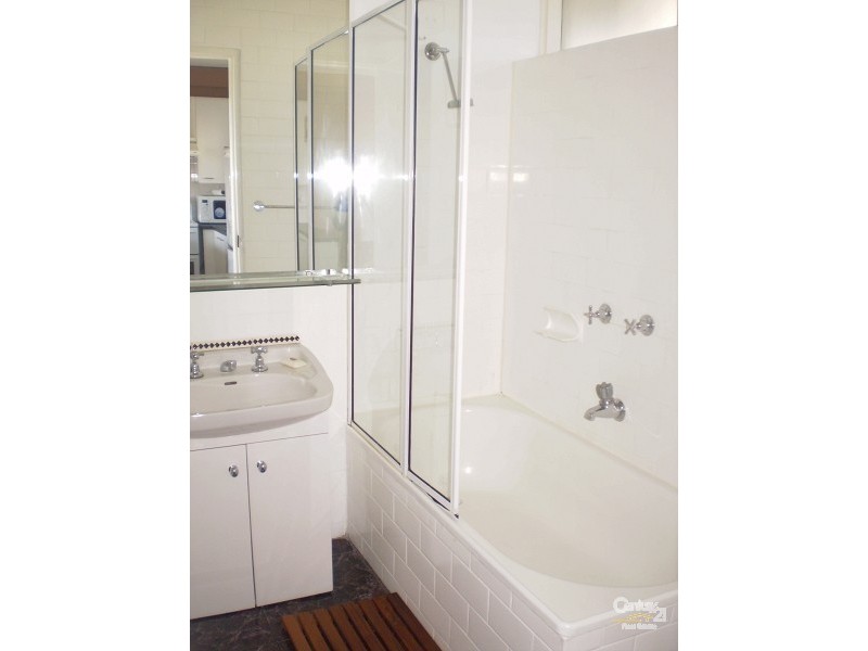 101/81 Queens Road, Melbourne VIC 3004