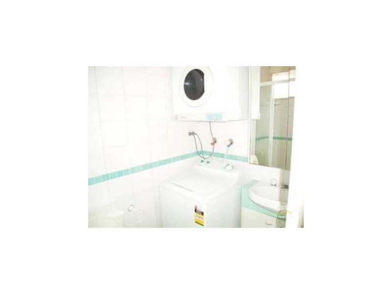 3/4 Alfred Square, St Kilda VIC 3182