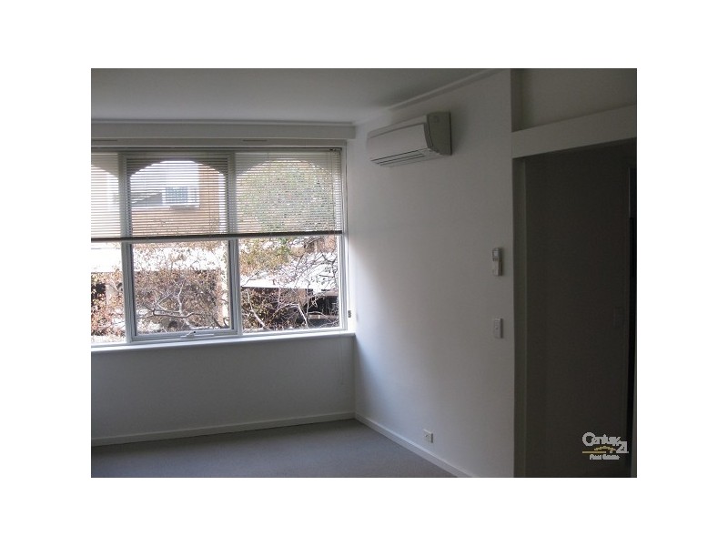 2/6 Raith Court, St Kilda East VIC 3183