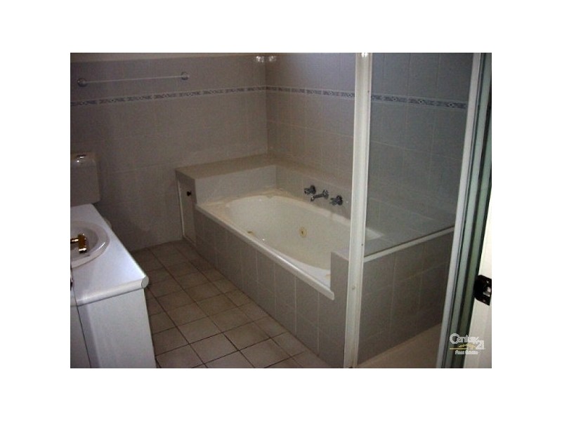 2/6 Mernda Avenue, Carnegie VIC 3163