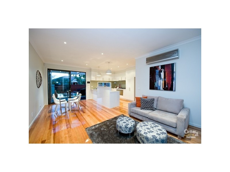 5 Greenmeadows Lane, corner Talbot Ave, St Kilda East VIC 3183