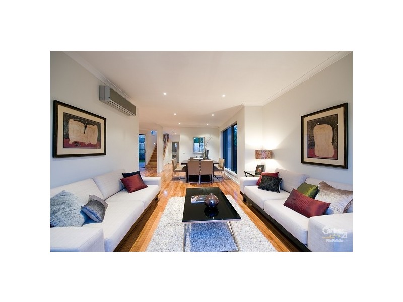 5 Greenmeadows Lane, corner Talbot Ave, St Kilda East VIC 3183