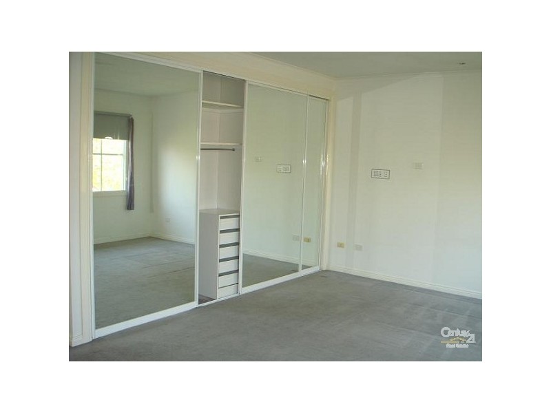 2/6 Mernda Avenue, Carnegie VIC 3163