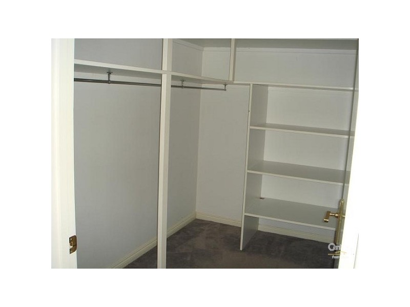 2/6 Mernda Avenue, Carnegie VIC 3163