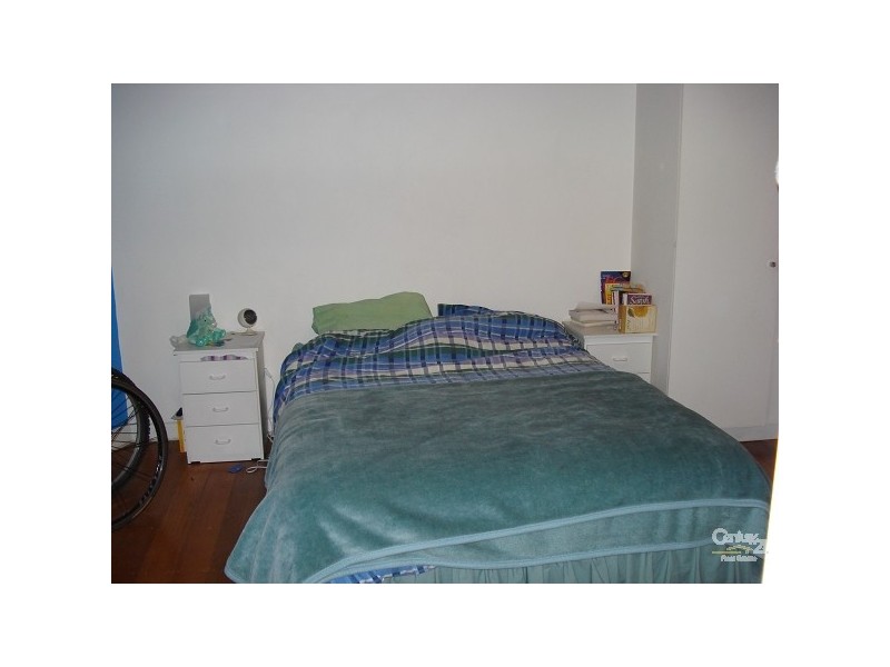 33/11 Marine Parade, St Kilda VIC 3182