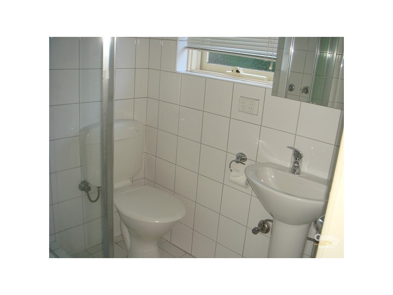 1/50 Lillimur Road, Ormond VIC 3204