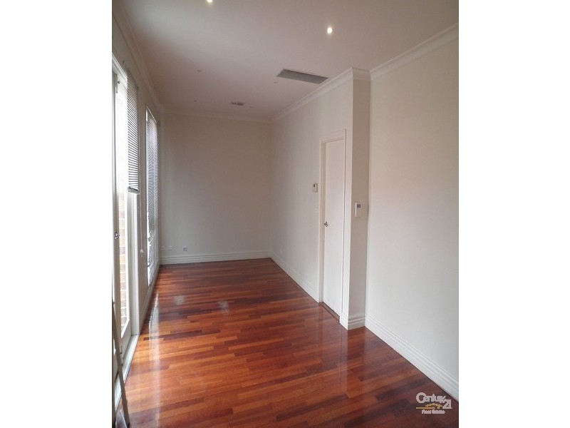 1/1270 Dandenong Road, Murrumbeena VIC 3163