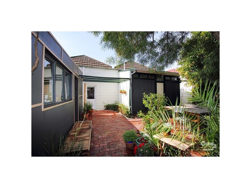 17 Marlborough Street, St Kilda East VIC 3183