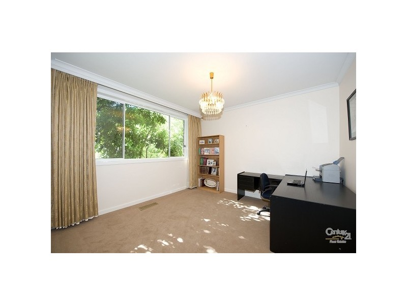 1/156 Orrong Road, enter from Nyora Gve, Caulfield North VIC 3161