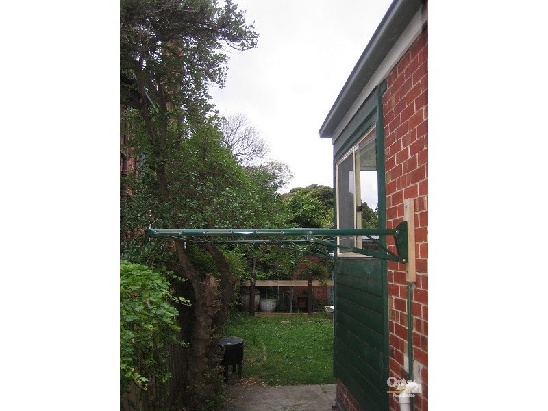 9 Lockerbie Court, St Kilda East VIC 3183