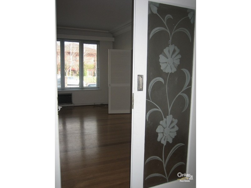 2/50 Balaclava Road, St Kilda East VIC 3183